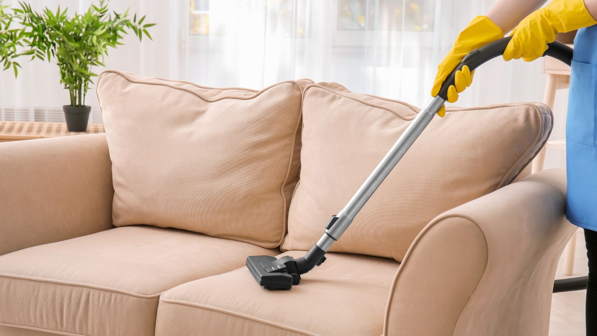 Best-Upholstery-Cleaning-Starts-With-Vacuuming